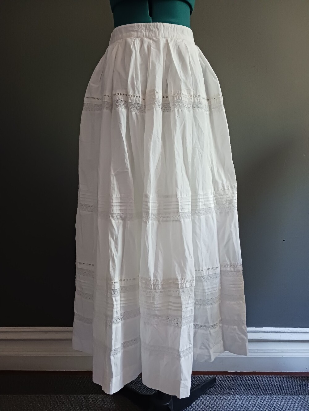 NWT Rosae Paris White Cotton/ Silk Skirt Size 38